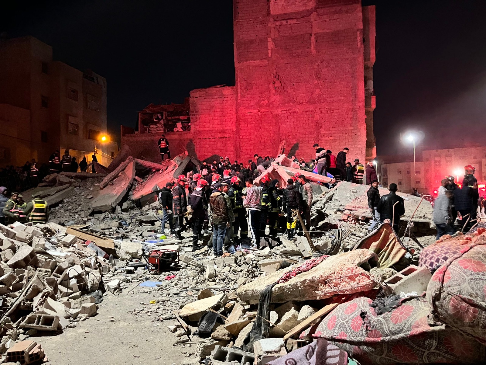 انهيار بنايتين في فاس المغربية يسفر عن 19 قتيلًا و16 مصابًا