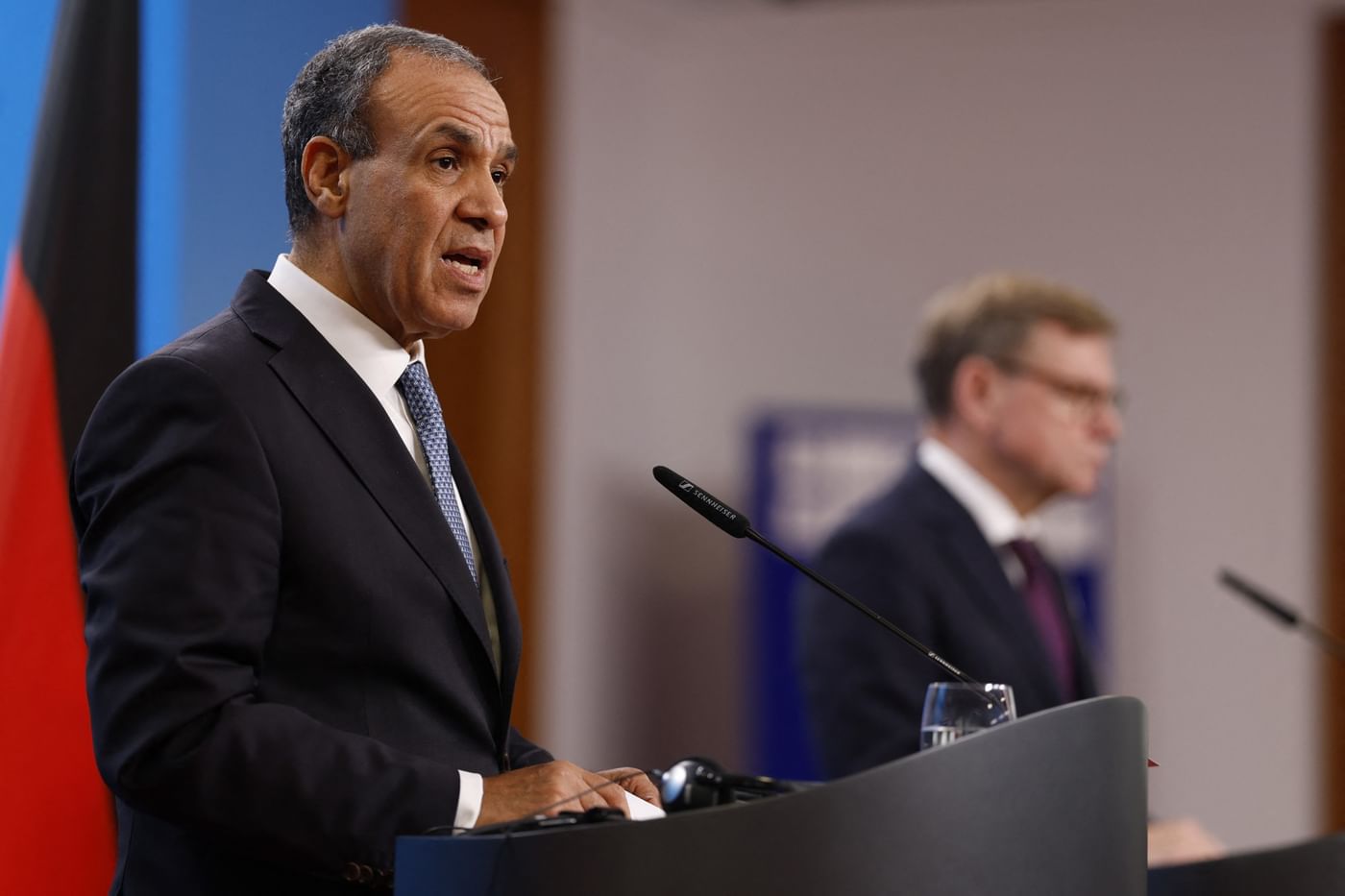 مصر تدعو للانتقال الفوري للمرحلة الثانية من خطة ترامب للسلام وتتمسك بوحدة غزة والضفة