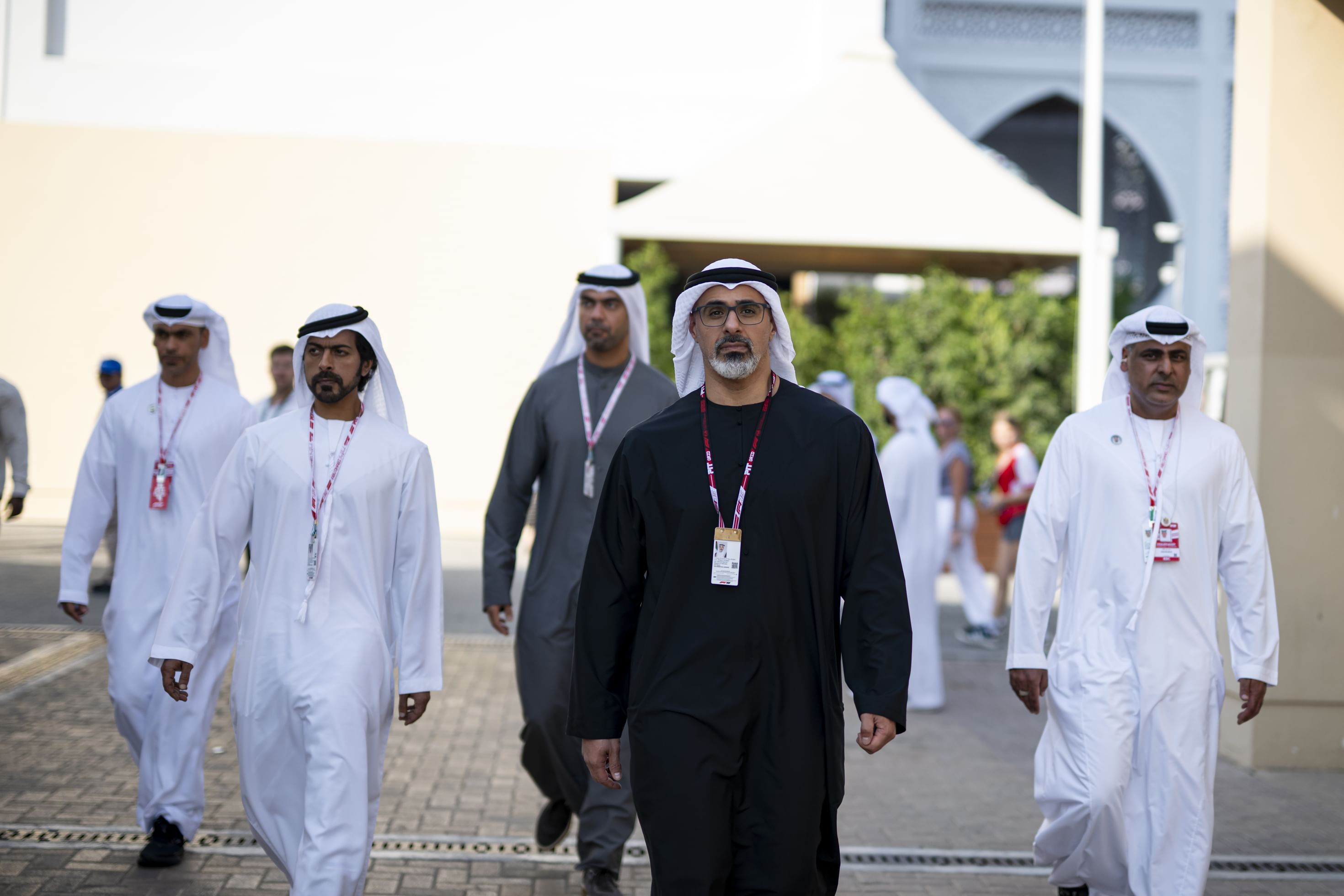 ولي عهد أبوظبي يتابع اليوم الختامي لسباق فورمولا 1