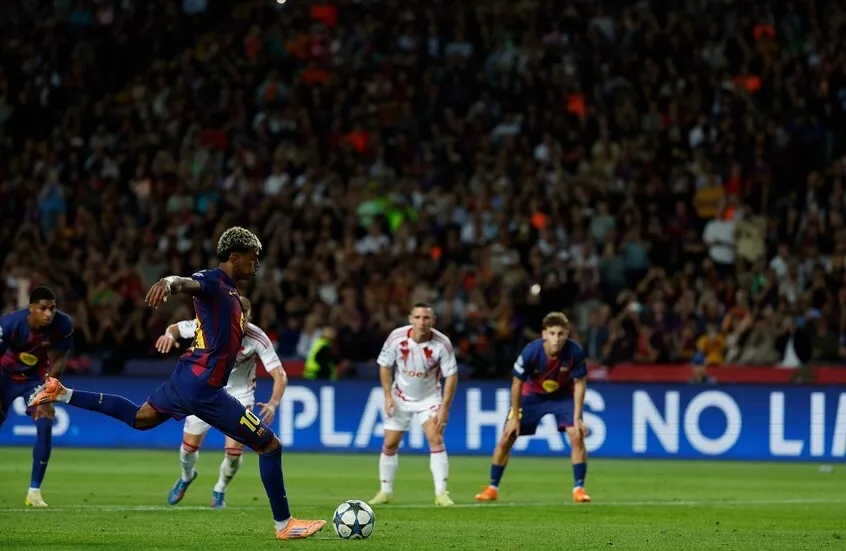 برشلونة يكتسح أولمبياكوس بسداسية ويتصدر مجموعته في دوري الأبطال