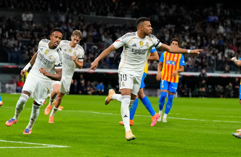 ريال مدريد يكتسح فالنسيا برباعية ويعزز صدارته للدوري الإسباني