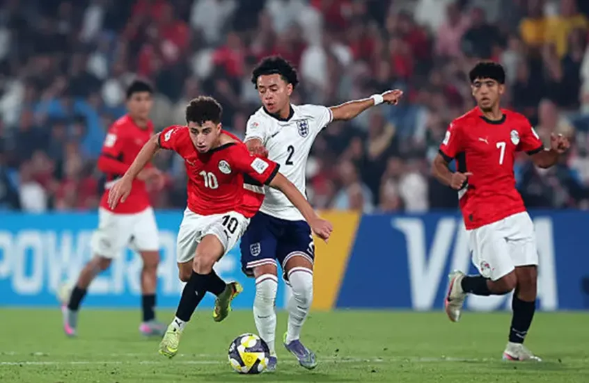 منتخب مصر ينهار أمام إنجلترا بثلاثية لكنه يتأهل لدور الـ32 في كأس العالم للناشئين
