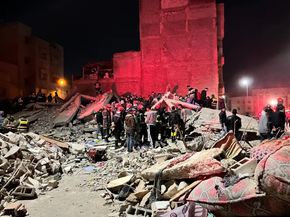 انهيار بنايتين في فاس المغربية يسفر عن 19 قتيلًا و16 مصابًا