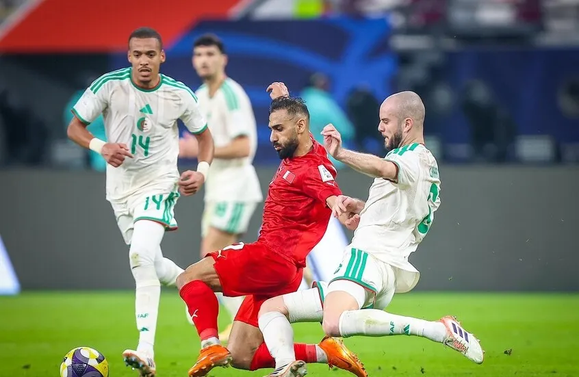 خماسية مدوية.. الجزائر تكتسح البحرين وتعتلي صدارة المجموعة في كأس العرب 2025