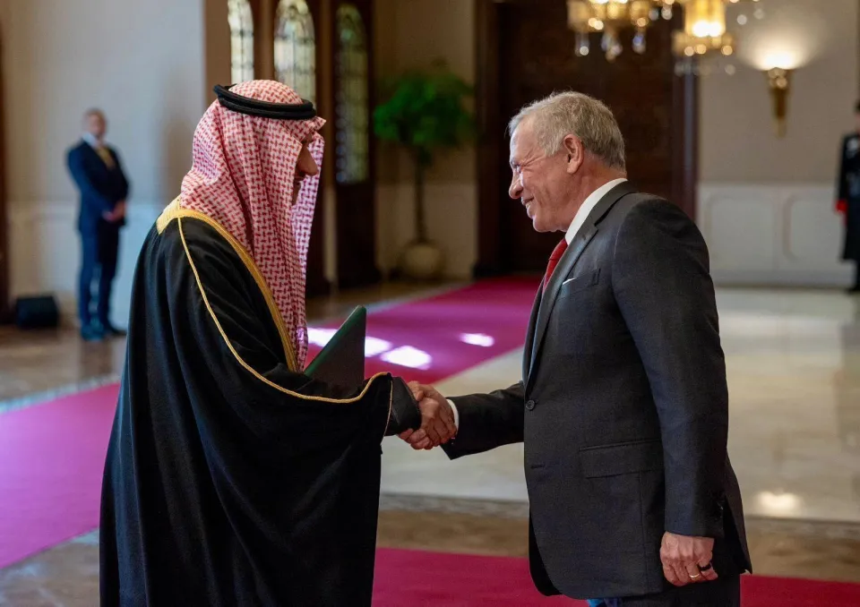 جلالة الملك عبدالله الثاني يستقبل السفير السعودي الجديد لتعزيز العلاقات الأردنية-السعودية