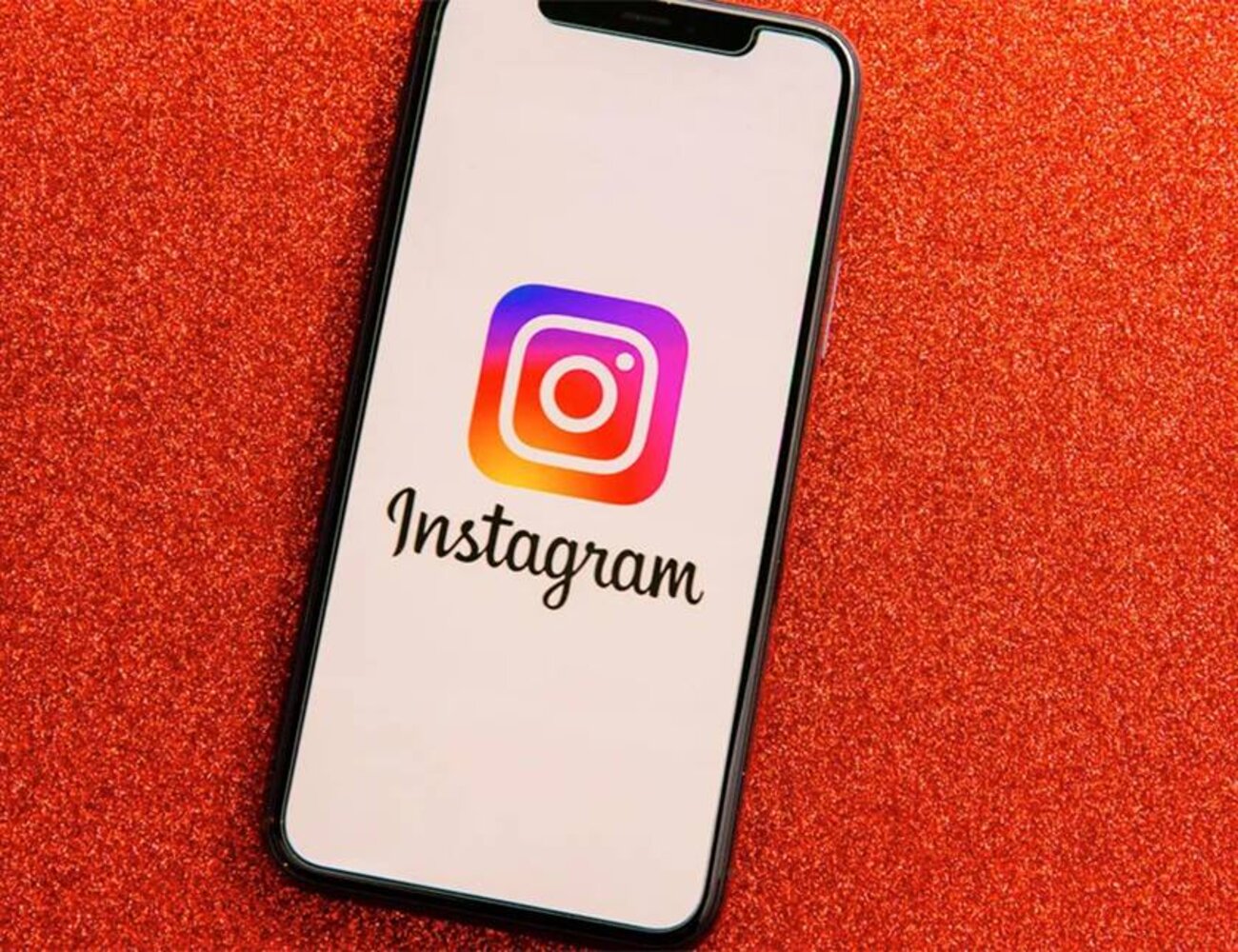 ميزة جديدة من إنستجرام للتفاعل العلني على القصص