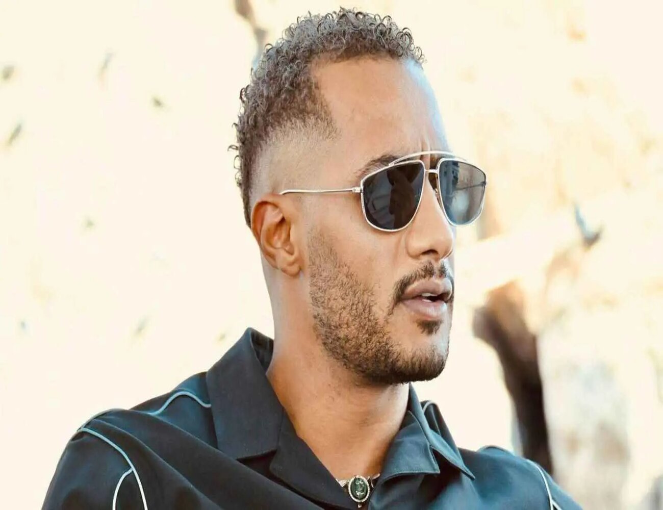 هل يجتمع محمد رمضان ومحمد منير في مشروع فني قريب