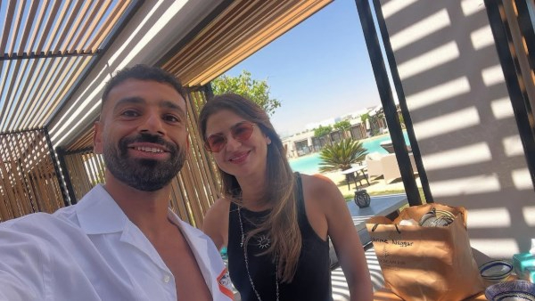 كارمن فهمي تتصدر الترند بسبب صورة مع "محمد صلاح" 