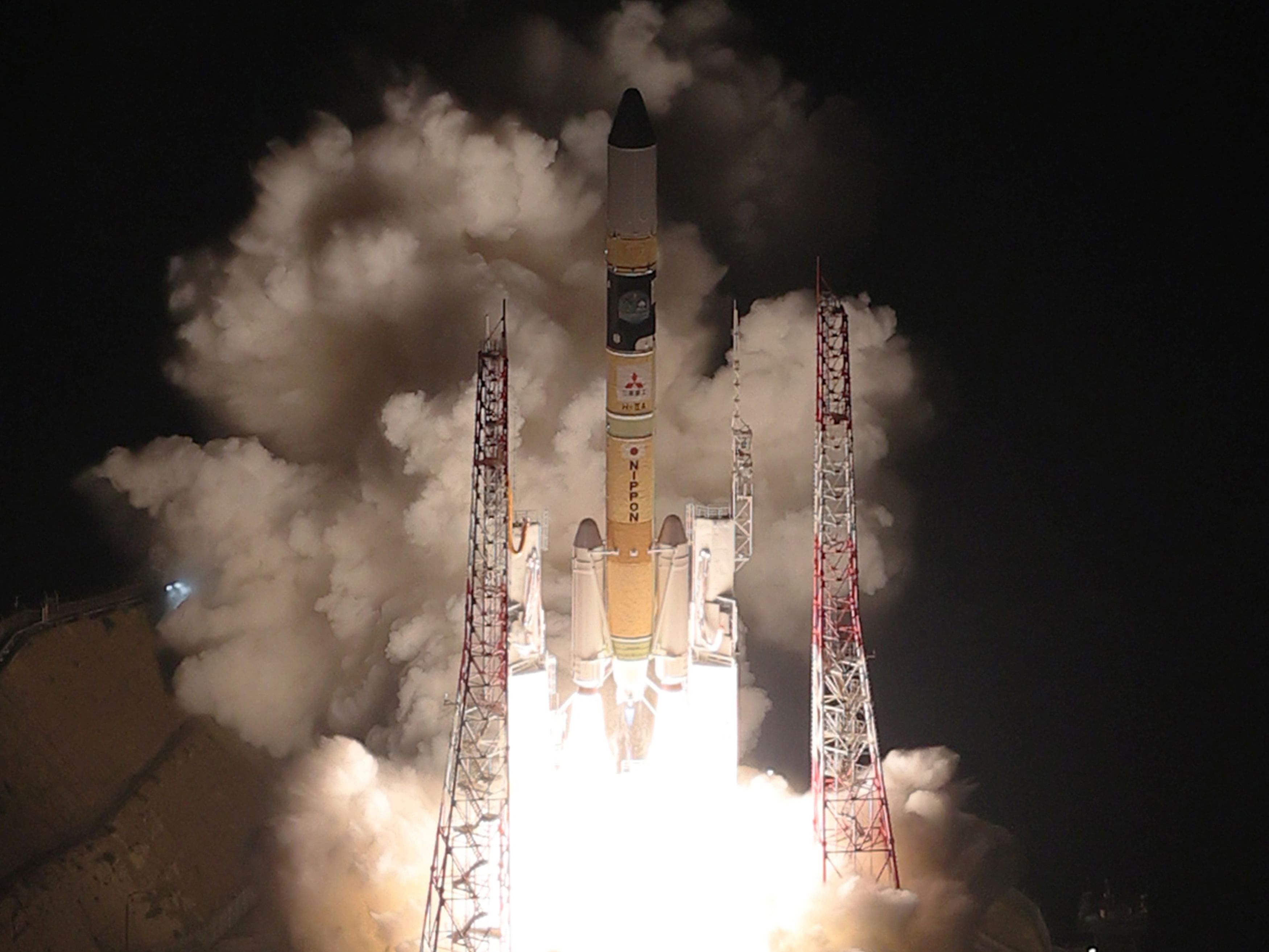 اليابان تطلق قمراً اصطناعياً