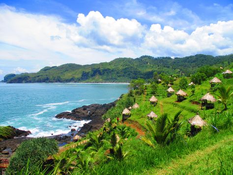 عام / 11 مفقودًا إثر غرق قارب قبالة سواحل سومطرة