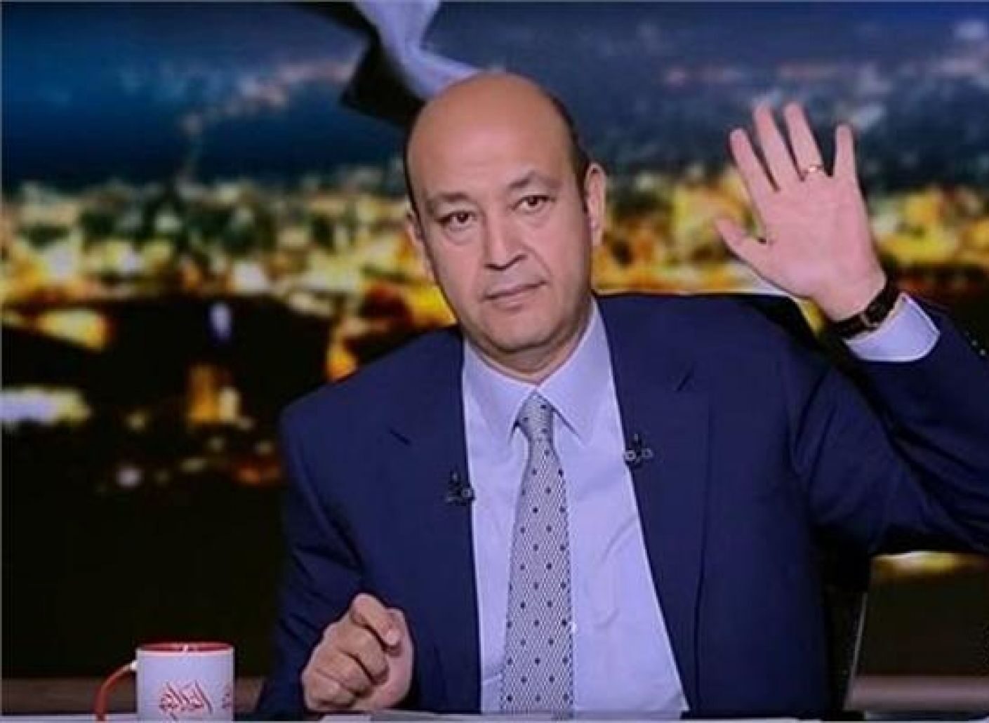 عمرو أديب يهاجم مها الصغير: "ما حدث سرقة علنية تسيء لصورة المصريين"