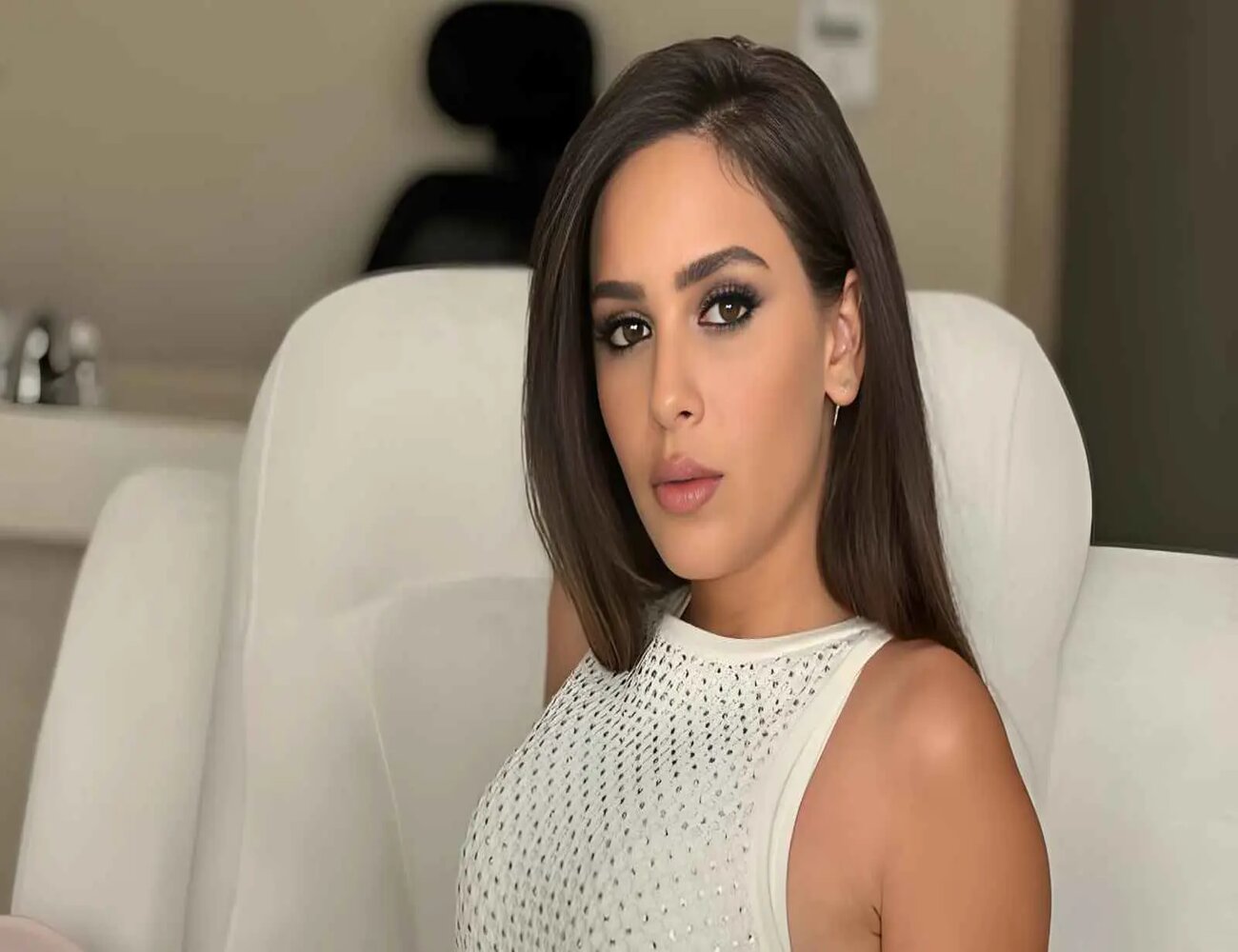 توجيه تهم رسمية للفنانة زينة بعد مشادة مع جارها في كومباوند راقٍ بالشيخ زايد