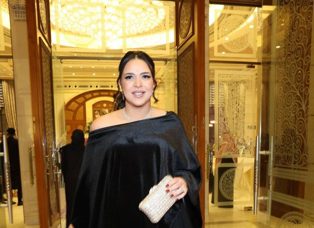 إيمي سمير غانم تخطف الأنظار في أول ظهور بعد الولادة