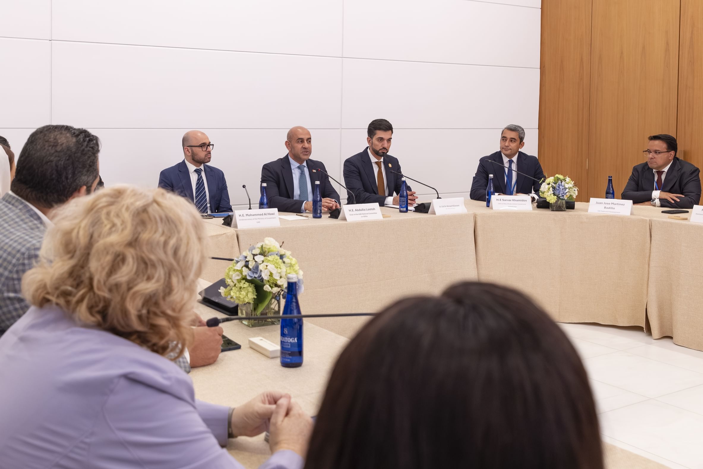 الإمارات تسلط الضوء