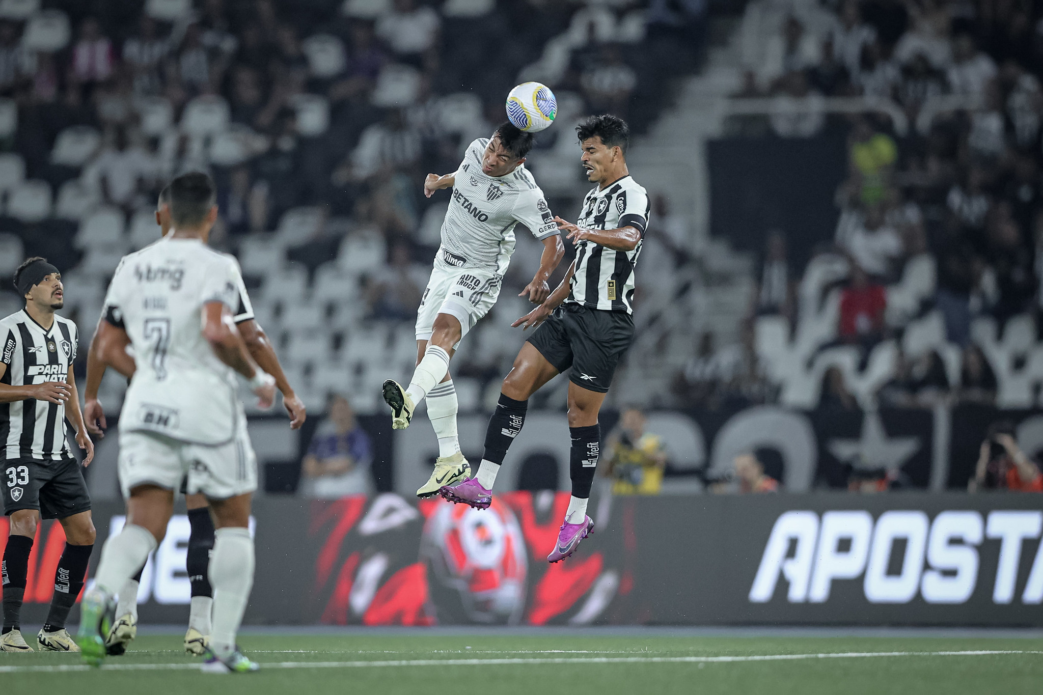 فلامنجو يتعادل مع سيارا في الدوري البرازيلي
