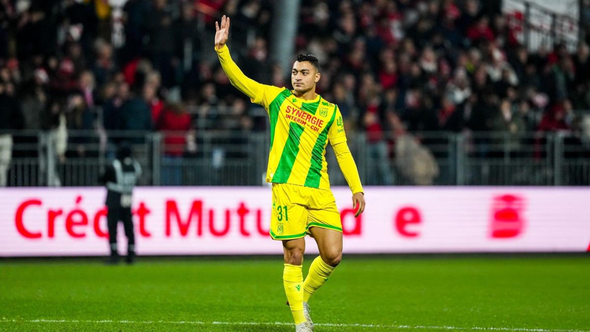 مصطفى محمد يوافق