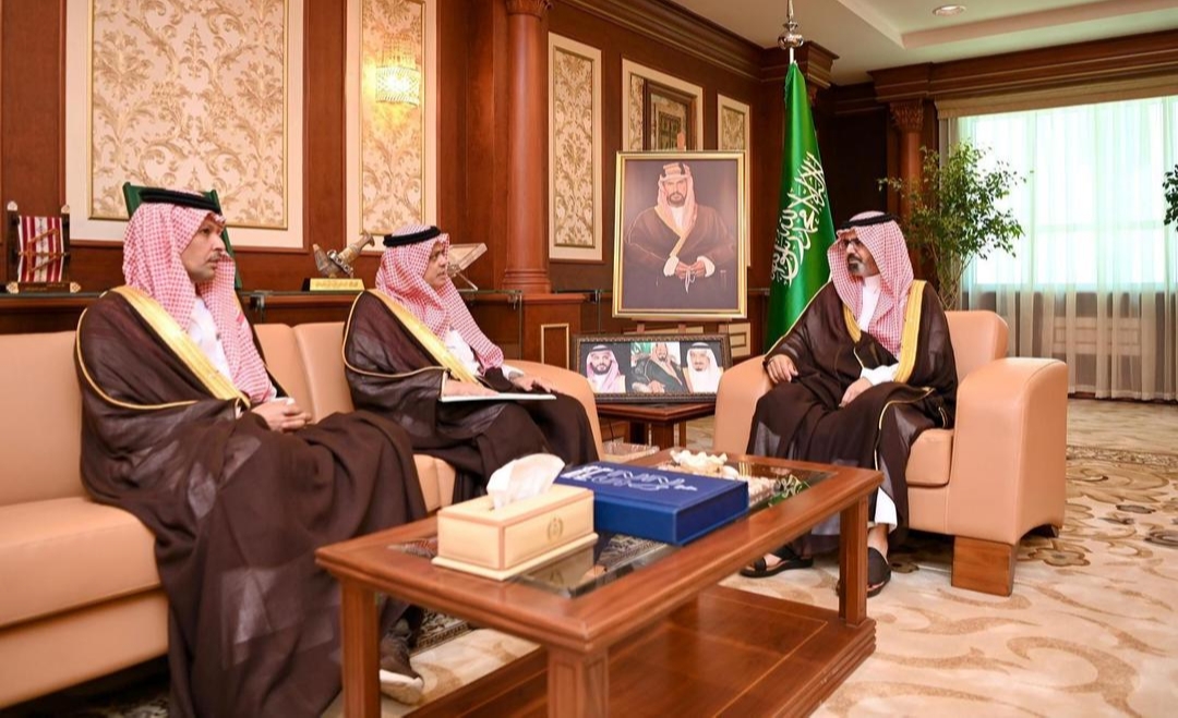 السعودية: الأمير ناصر بن محمد يلتقي برئيس غرفة تجارة وصناعة جازان