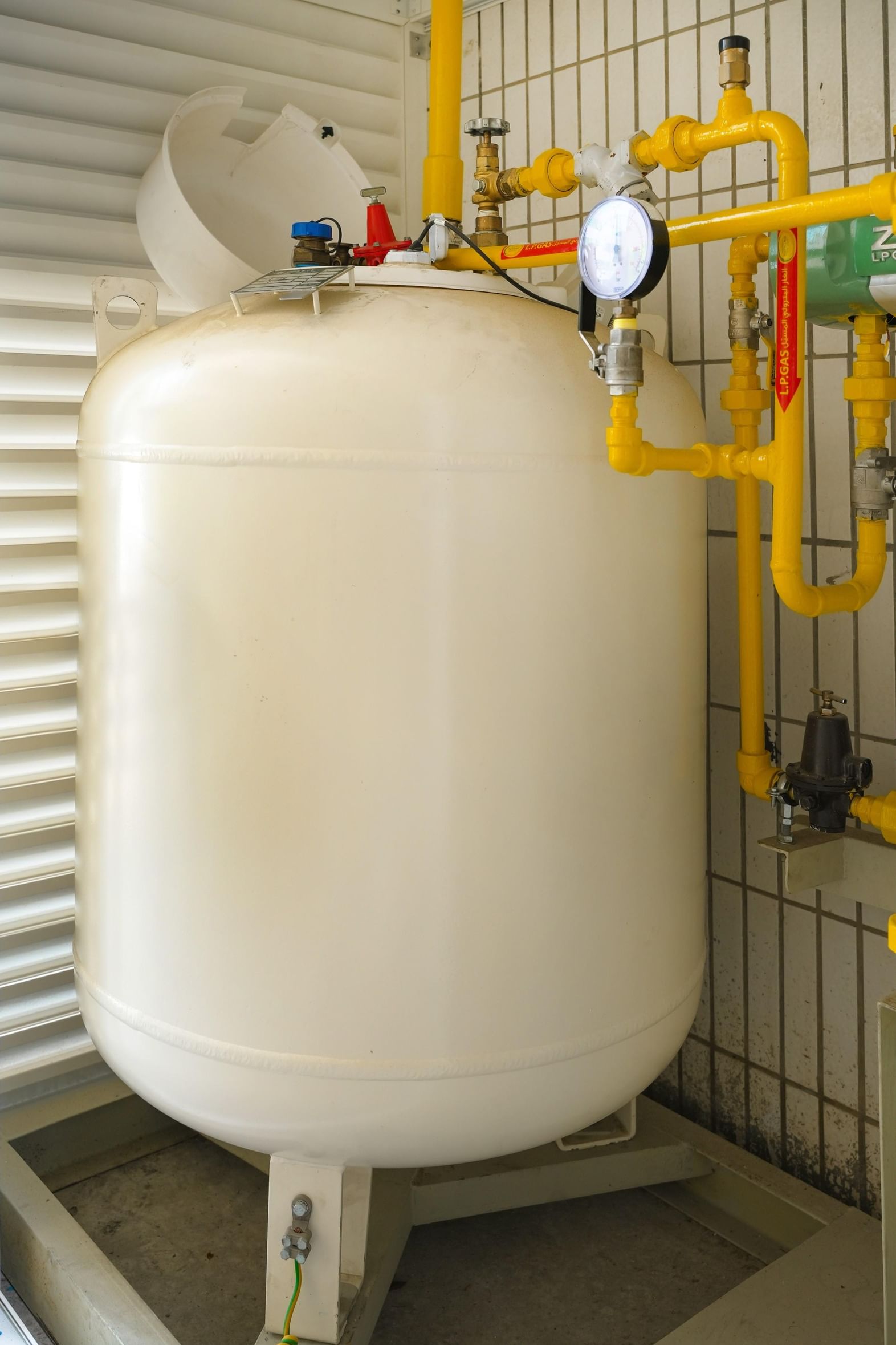 أبوظبي تطلق أول