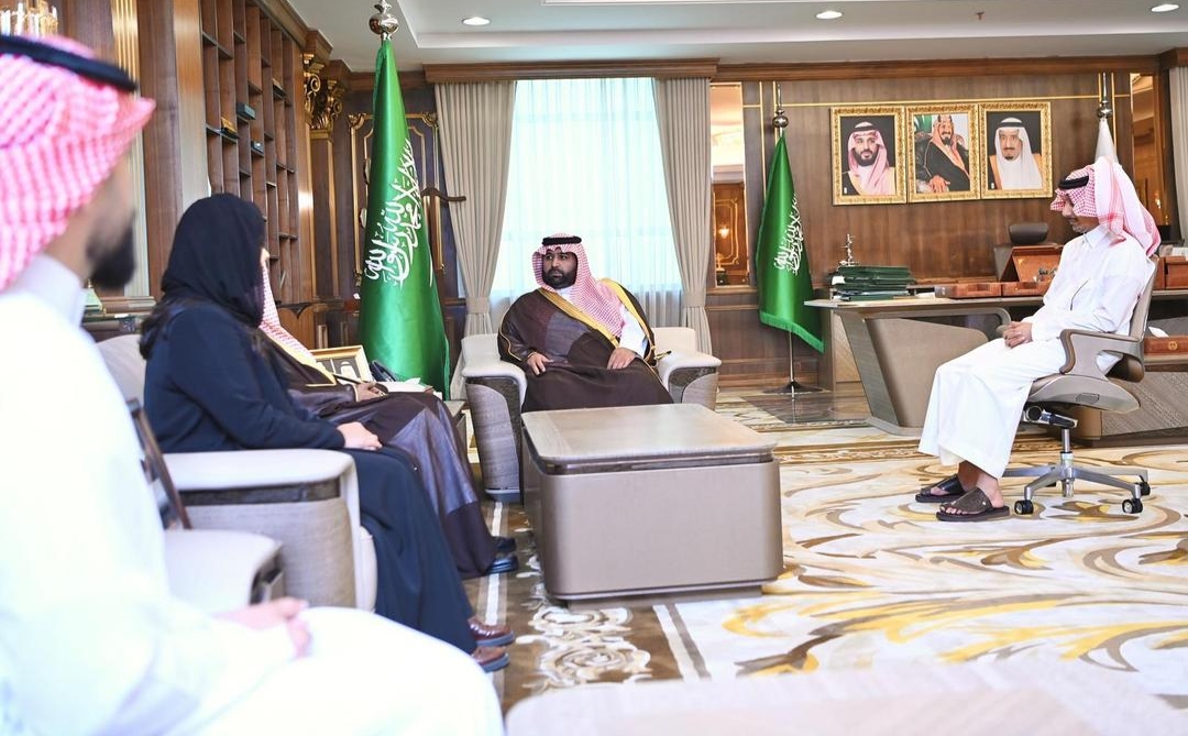 السعودية: أمير جازان يعزز الشراكة الأكاديمية مع جامعة المنطقة