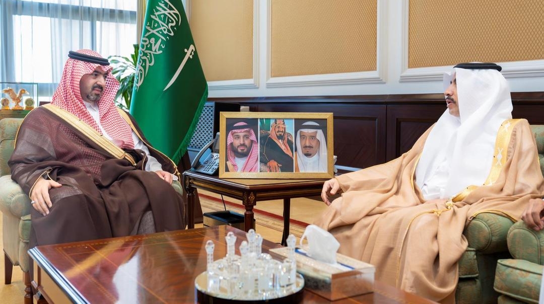 نائب أمير تبوك يُشيد بأداء البريد السعودي ويستعرض إنجازات 2024