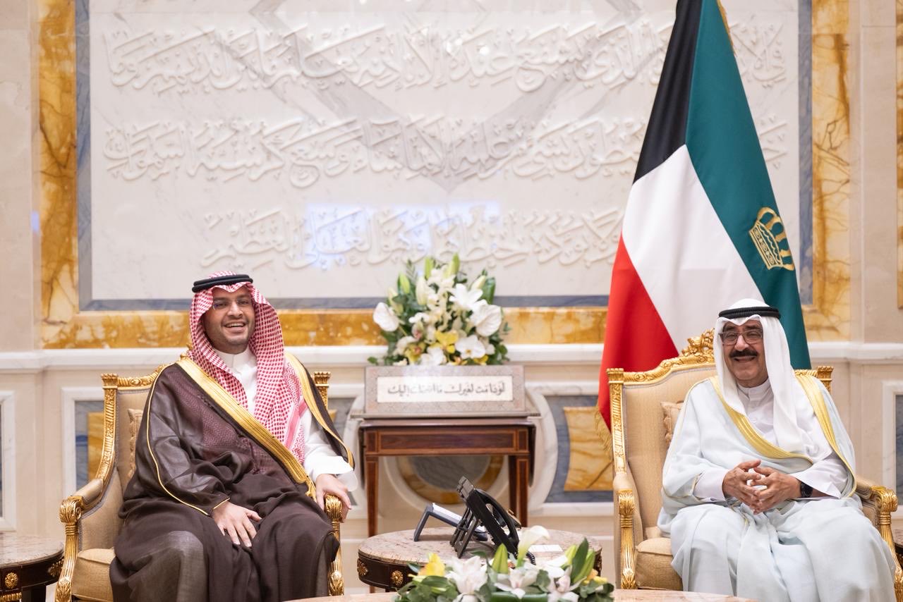 رئيس الوزراء الكويتي يستضيف وفداً سعودياً برئاسة الأمير تركي بن محمد
