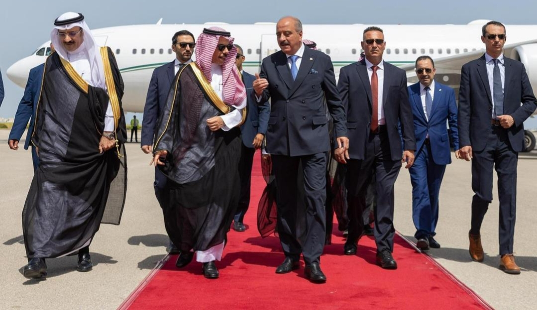 وزير الخارجية السعودي يحل ضيفاً على تونس لتعزيز العلاقات الثنائية