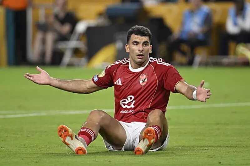 زيزو مهدد بالغياب عن