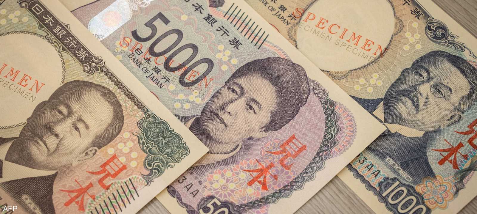 الين الياباني يهبط لأدنى مستوى في 9 أشهر بعد انتخاب تاكايتشي وتشبث البنك المركزي بالحذر