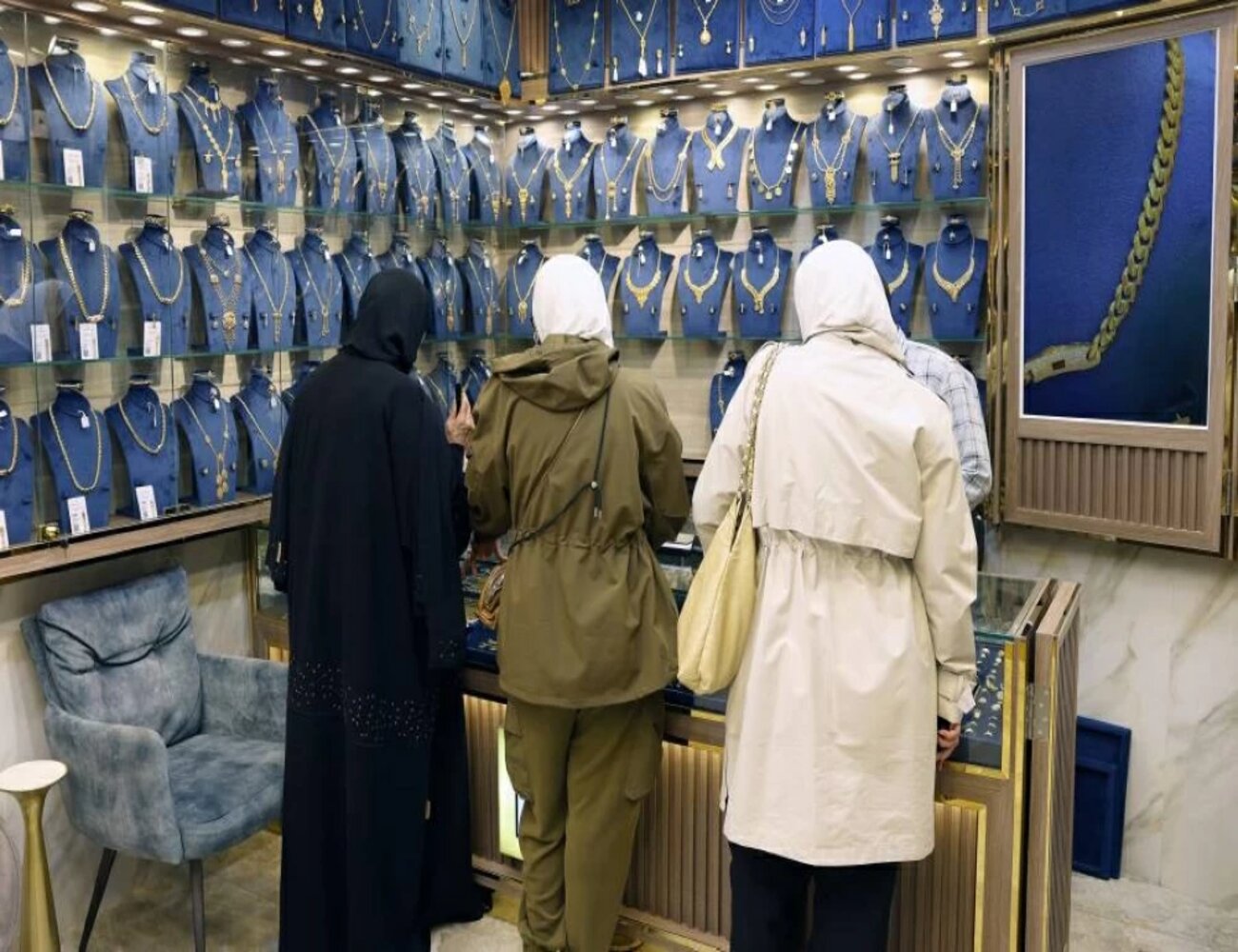 تراجع أسعار الذهب في مصر مع صعود الدولار وترقب قرارات الفائدة العالمية