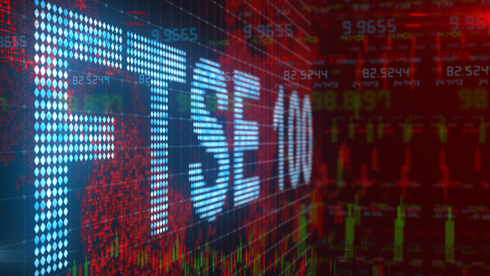 مؤشر "فوتسي 100" يصل إلى مستوى قياسي بدعم أسهم البنوك والشركات الاستهلاكية