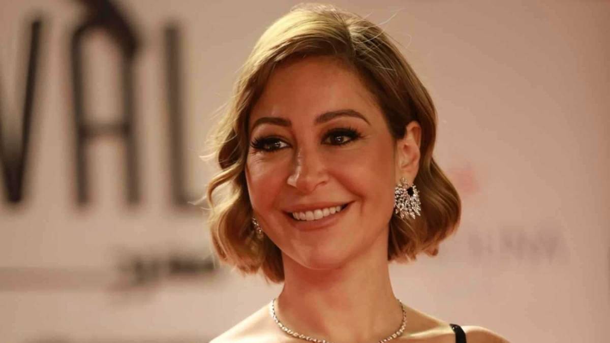 ضجة حول وثيقة زواج منة شلبي وأحمد الجنايني... والفنانة تلتزم الصمت