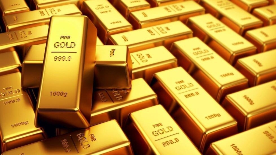 الذهب يتراجع مع صعود الدولار وتوقعات خفض الفائدة في الولايات المتحدة