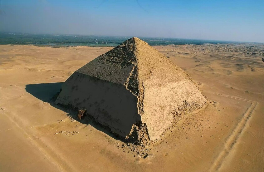 إنقاذ سياحة إسبانية من داخل هرم سنفرو بعملية معقدة في دهشور