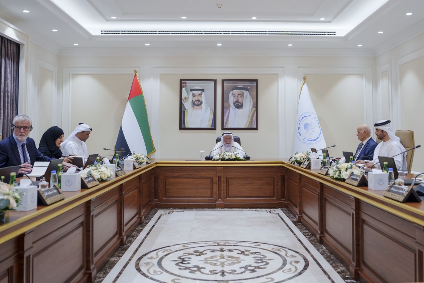 حاكم الشارقة يترأس اجتماع مجلس أمناء جامعة خورفكان ويبارك افتتاح مركز الشارقة لأبحاث علوم البحار