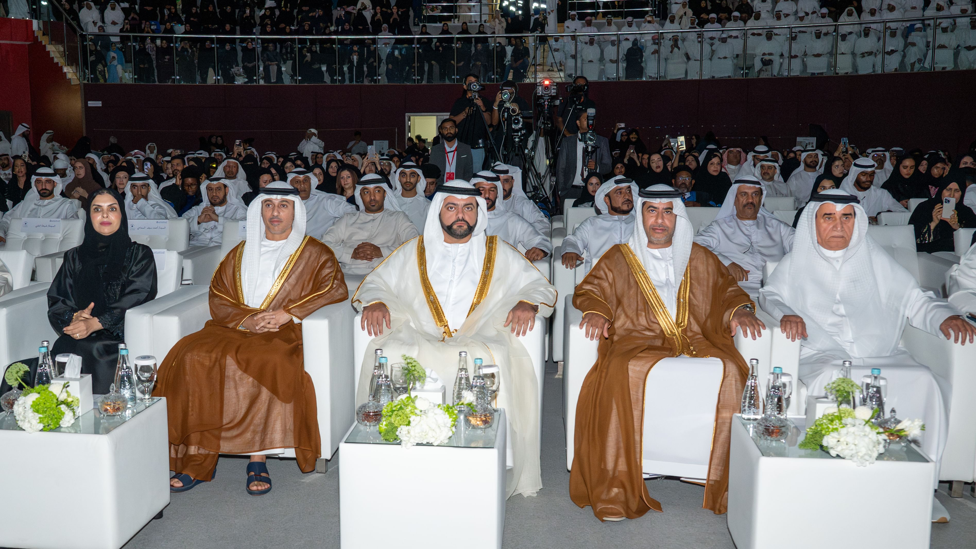 ولي عهد الفجيرة يسلّم شهادات 535 خريجاً ويؤكد على تمكين الشباب للقيادة المستقبلية