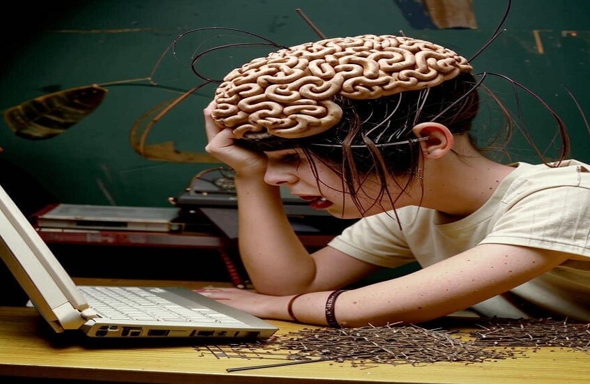 دراسة: تدريب الذكاء الاصطناعي على محتوى سطحي يجعله "أغبى" وأكثر عرضة للأخطاء