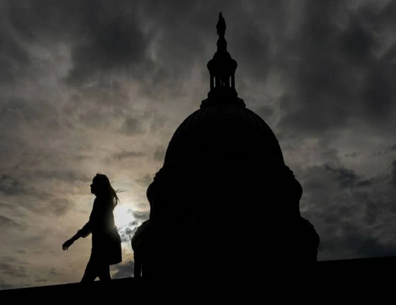 الإغلاق الحكومي يهدد الاقتصاد الأميركي بخسائر قد تصل إلى 14 مليار دولار