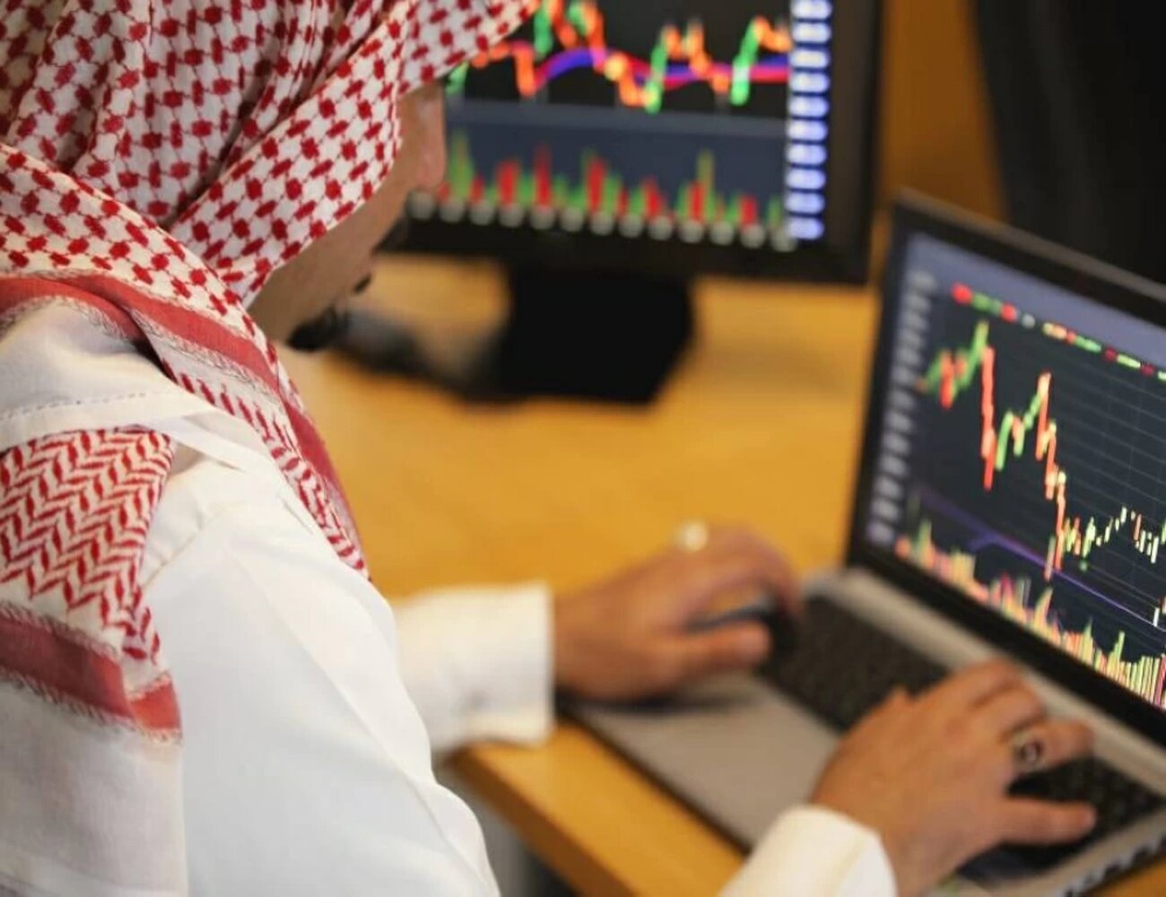  السوق السعودي يختتم أكتوبر مرتفعاً 1.3% بدعم من نشاط قوي في التداولات