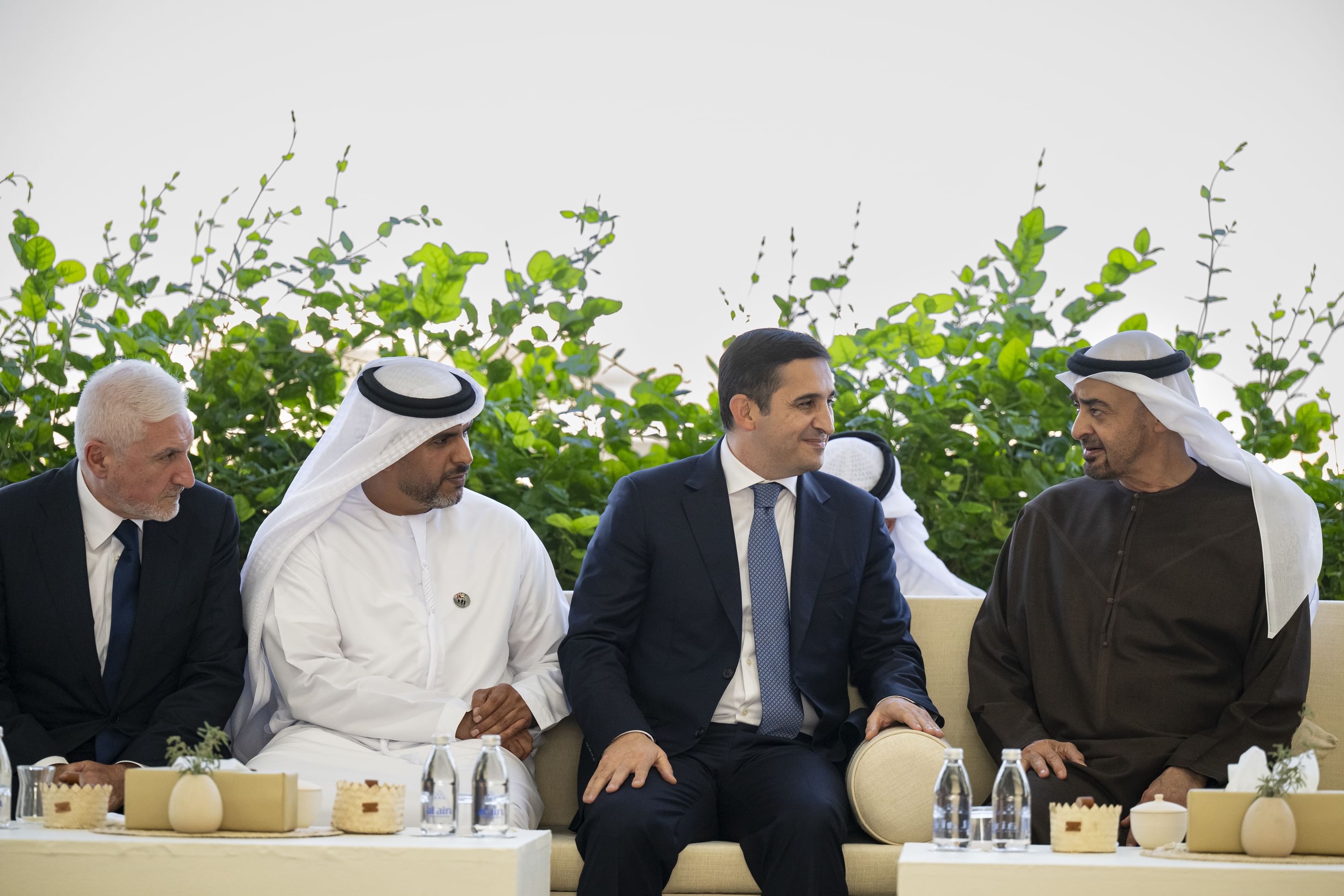 رئيس الدولة يستقبل وزير العدل الأذربيجاني ويبحث معه تعزيز التعاون المشترك