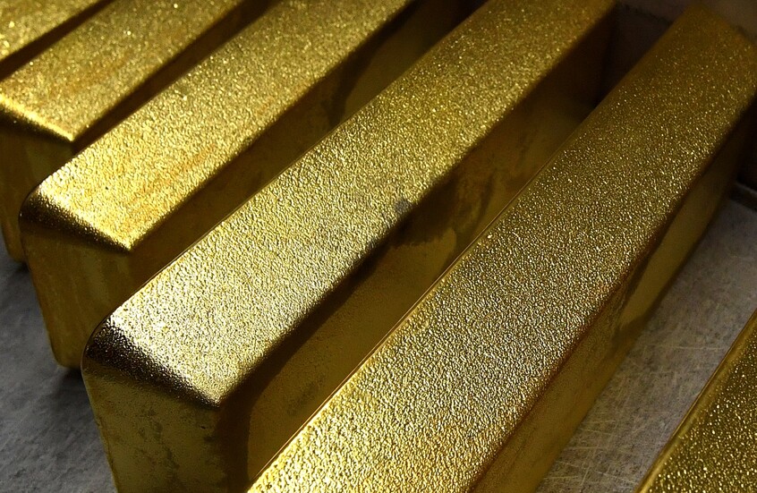 ارتفاع أسعار الذهب مع تراجع الدولار في الأسواق العالمية