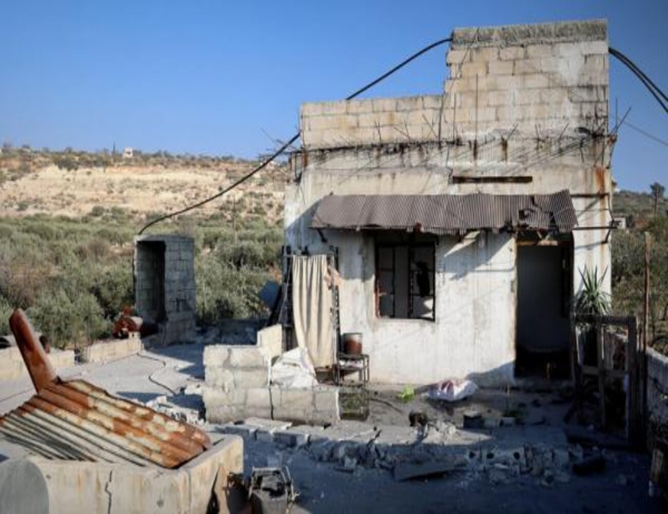 انفجار مستودع ذخيرة في إدلب يسفر عن مقتل 5 أشخاص وإصابة 9 آخرين