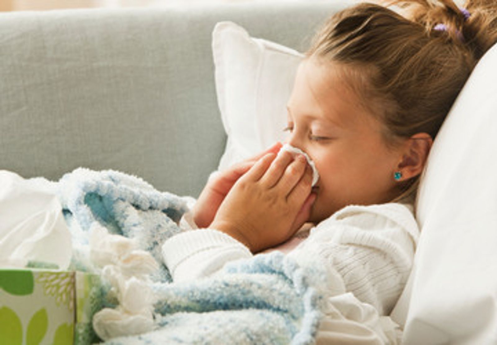 خبراء يحذرون: الطقس وهجرة الطيور وراء بداية مبكرة لموسم الإنفلونزا