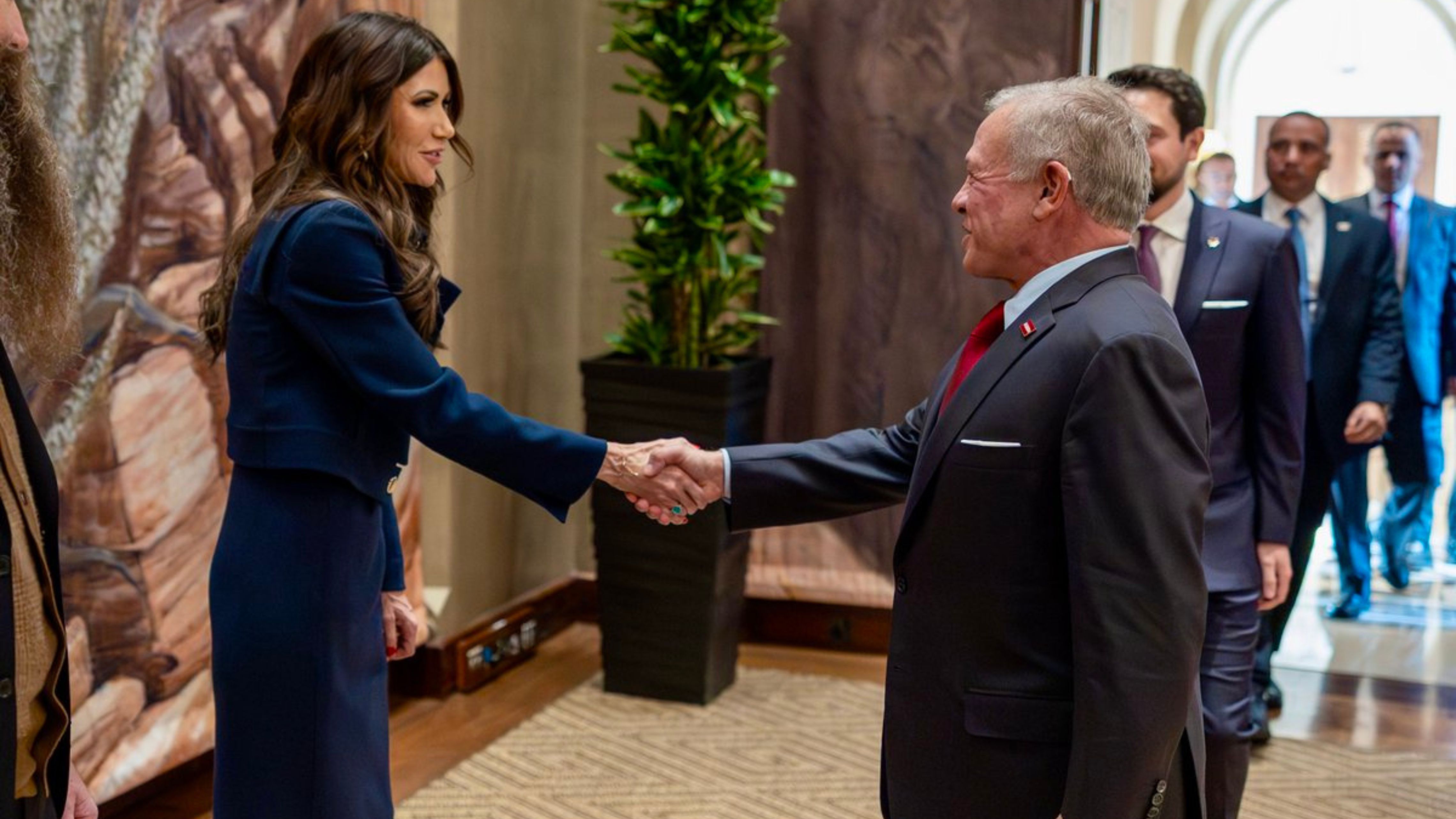 الملك عبدالله الثاني يبحث مع وزيرة الأمن الداخلي الأمريكية تعزيز الشراكة الاستراتيجية بين البلدين