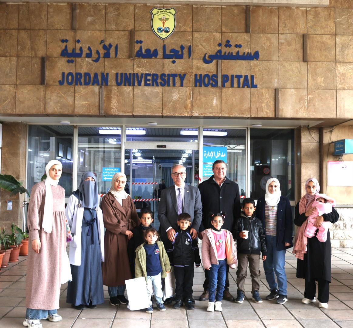 مستشفى الجامعة الأردنية يستقبل 4 أطفال من غزة لإجراء عمليات قلب ضمن «الممر الطبي الأردني»