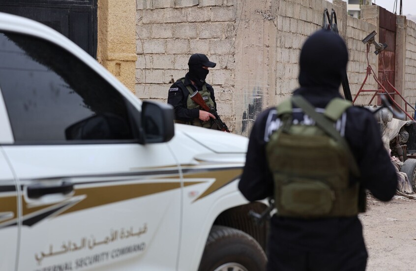 الأمن الداخلي في ريف دمشق يوقف شبكة تهريب أسلحة ويصادر مواد متفجرة