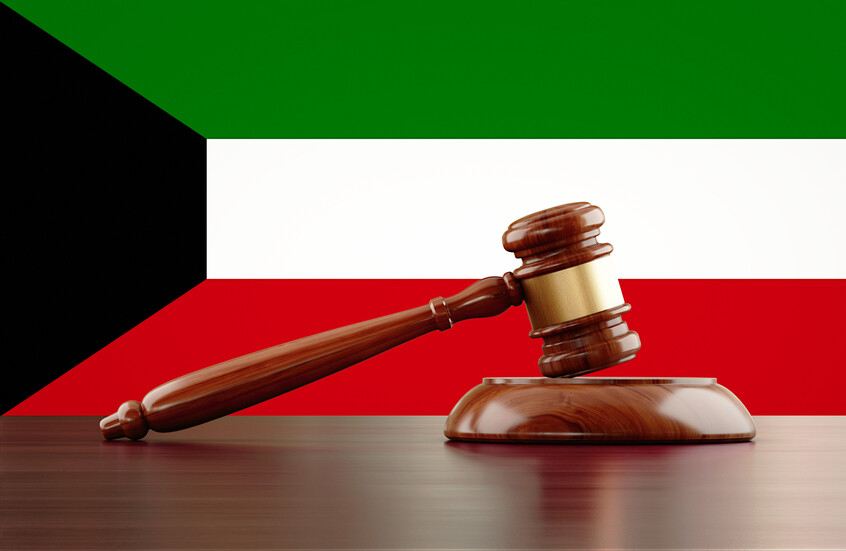 الكويت.. حبس سوري 7 سنوات وغرامة مالية لاكتسابه الجنسية بالتزوير والعمل بوزارة الدفاع