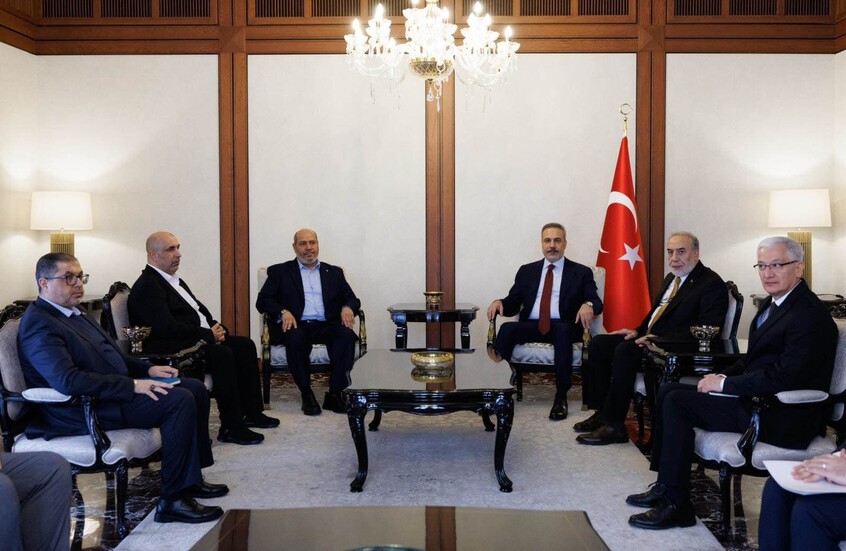وفد قيادي من "حماس" يلتقي وزير الخارجية التركي في أنقرة