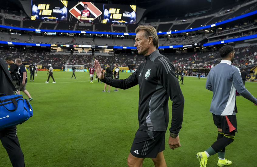 الاتحاد السعودي لكرة القدم ينفي وجود أي نية لإقالة هيرفي رينارد