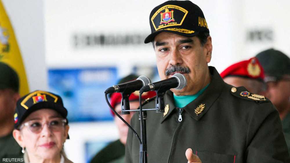 قوات "دلتا" الأميركية تعتقل الرئيس الفنزويلي مادورو وزوجته وترحلهما خارج البلاد