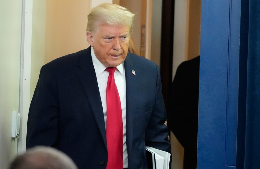 ترامب يعقد اجتماعًا مغلقًا مع وزير القوات الجوية الأمريكية اليوم